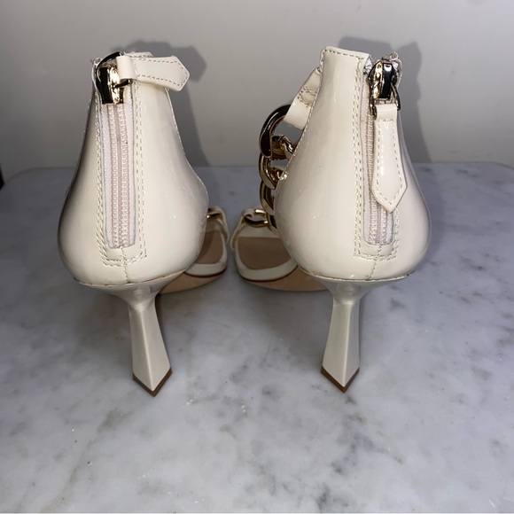 Antonio Melani Carolitta Cream Patent Leather Heels Size 7 1/2 with Gold Chains - Picture 4 of 10